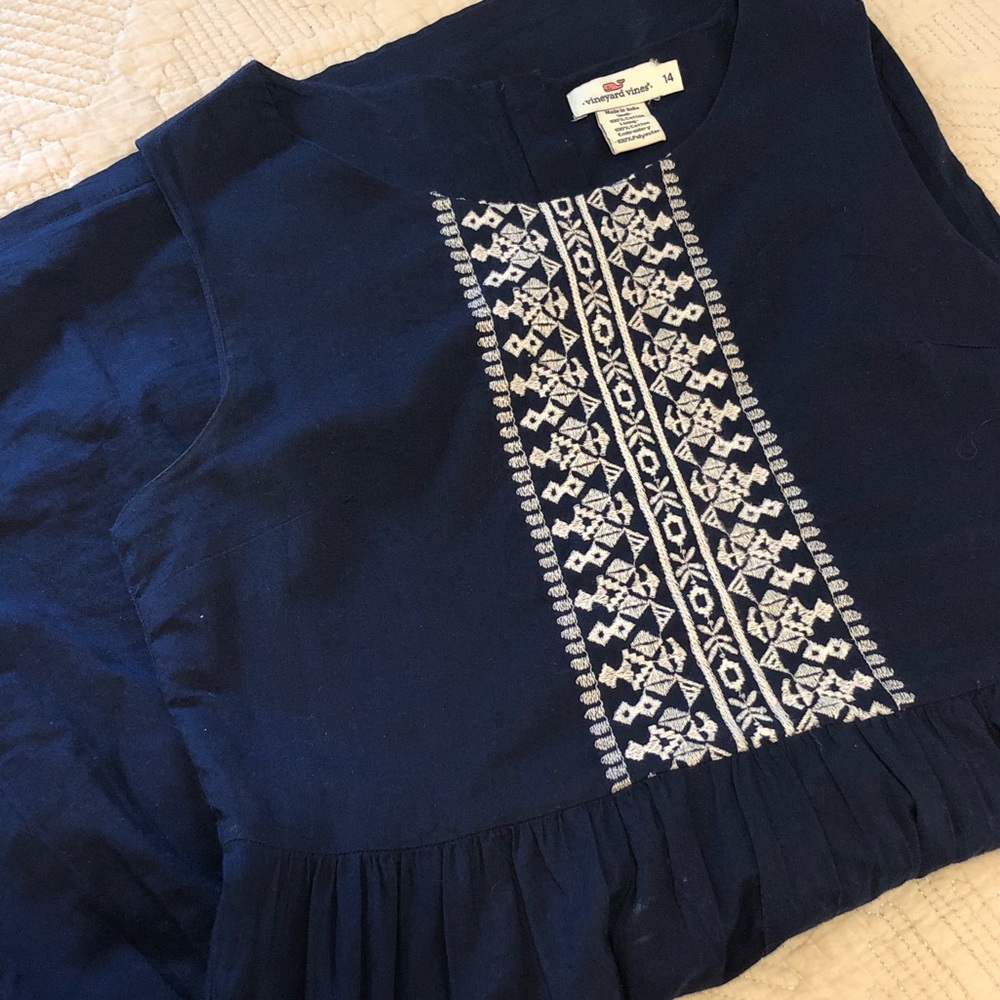 Vineyard Vines girls 14 embroidered dress